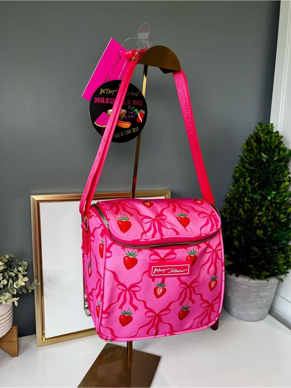 Betsey Johnson NWT Pink Strawberry Bow Insulated Lunch Tote Bag Coquette Cute